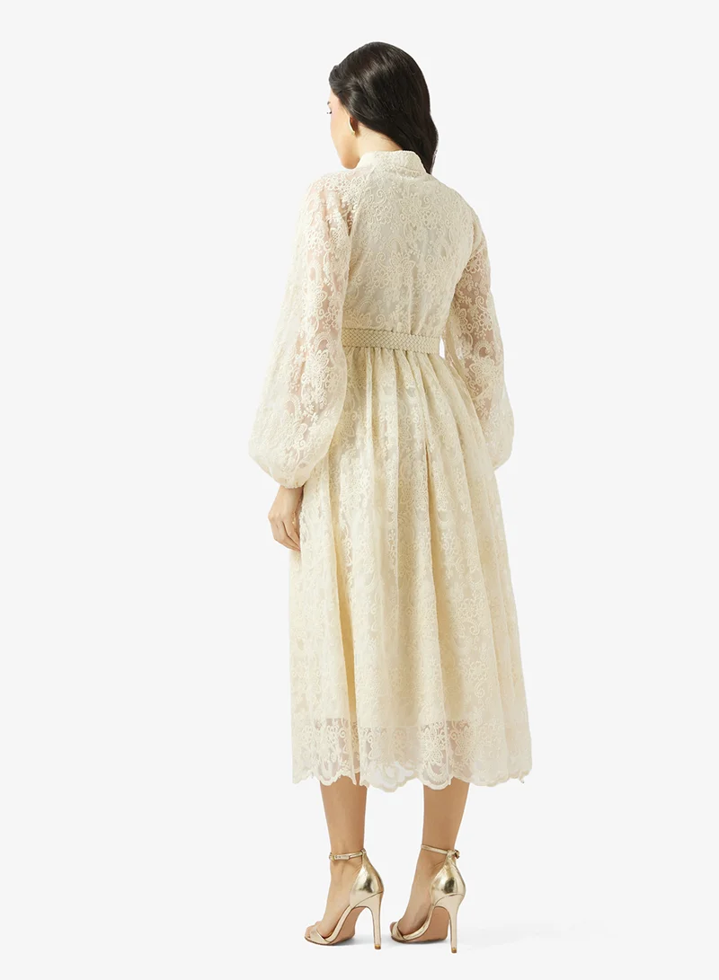 خزانة Embroidered Lace Dress